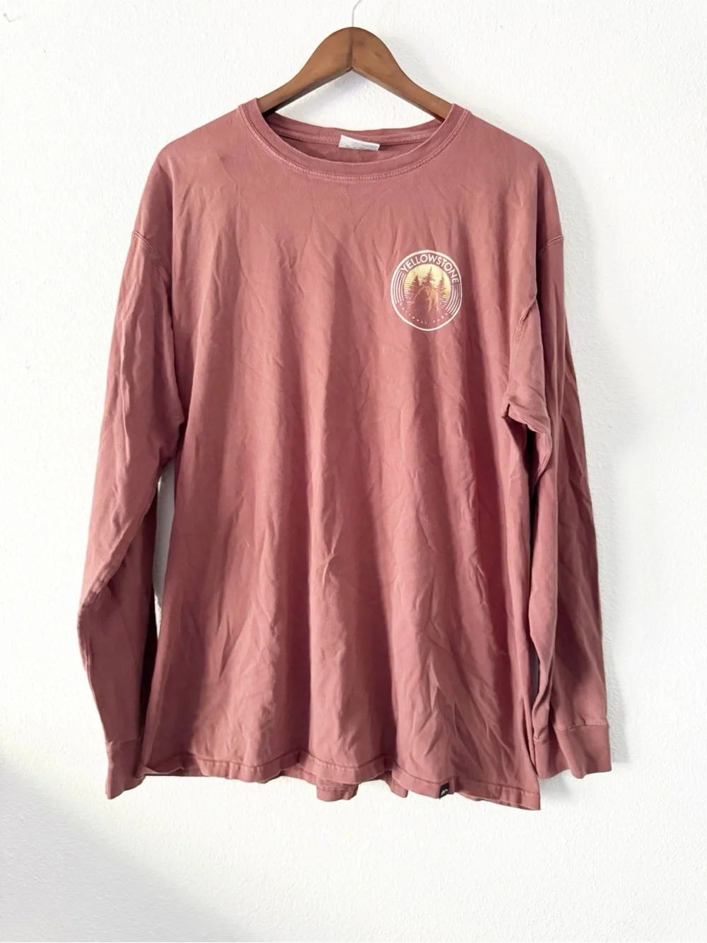 Techstyles Yellowstone National Park Graphic T Shirt Men XL Burnt Red Outdoorsy - Picture 2 of 14